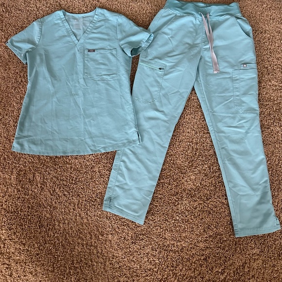 SOLD NA Figs Seaglass Scrub Set XS & SP - Picture 4 of 15